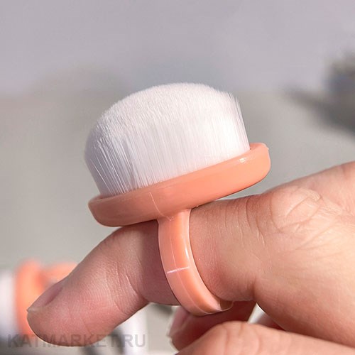 Мягкая кисть сметка на кольце (попка кролика) розовая 60805122